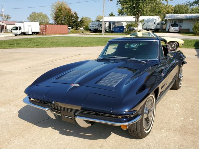 Chevrolet Corvette 1963 image number 24