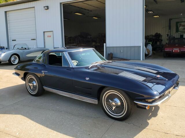 Chevrolet Corvette 1963 image number 27