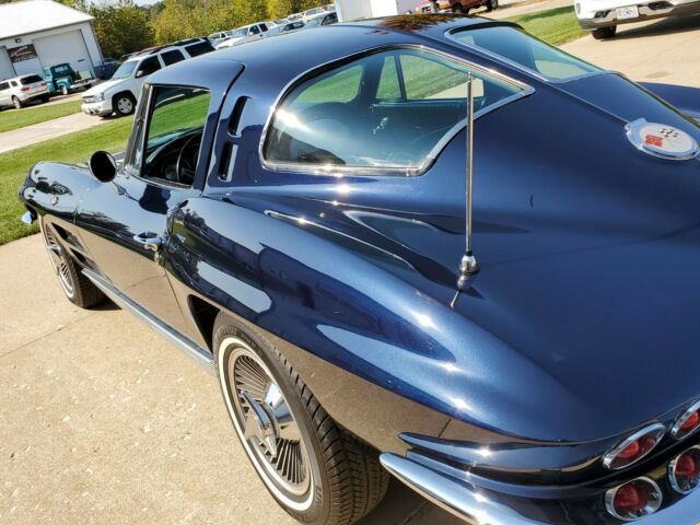 Chevrolet Corvette 1963 image number 32