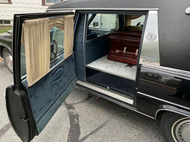 Cadillac Hearse 1978 image number 11