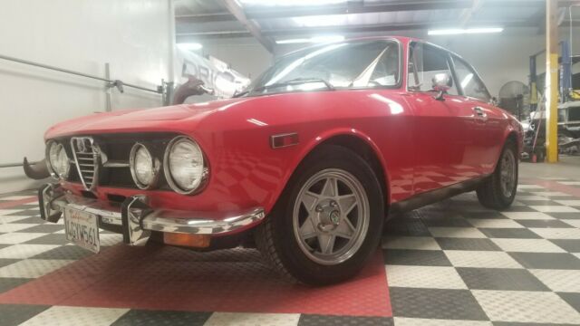 Alfa Romeo GTV 1971 image number 26