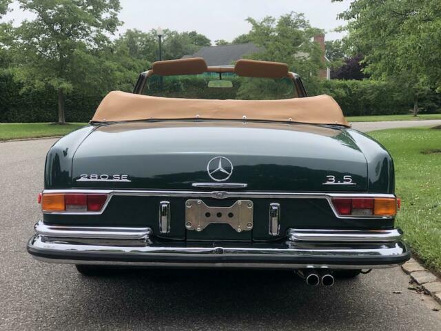 Mercedes-Benz 200-Series 1971 image number 6