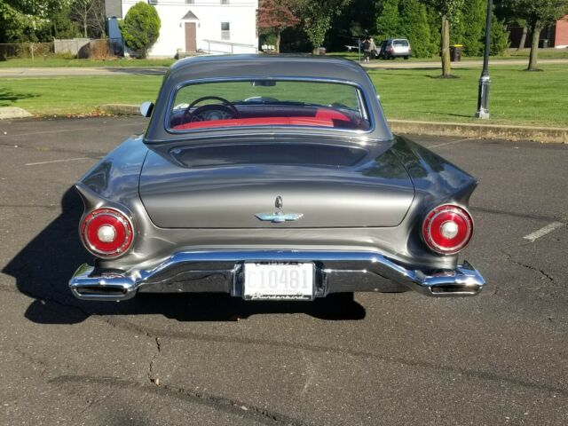 Ford Thunderbird 1957 image number 11