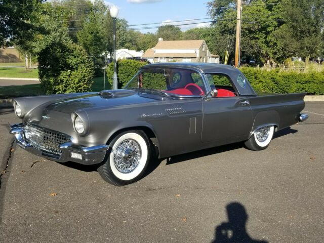 Ford Thunderbird 1957 image number 2