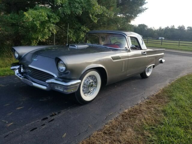 Ford Thunderbird 1957 image number 20