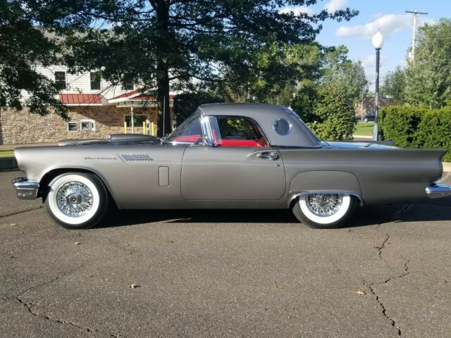 Ford Thunderbird 1957 image number 43