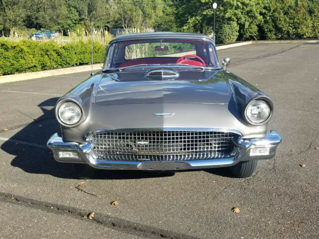 Ford Thunderbird 1957 image number 9