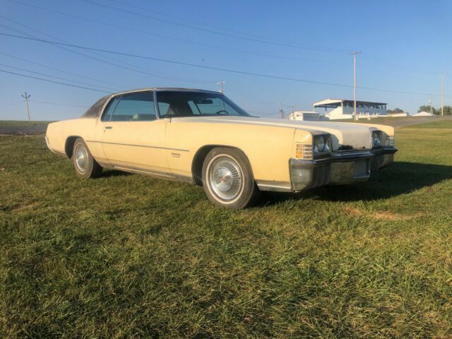 Oldsmobile Toronado 1972 image number 0