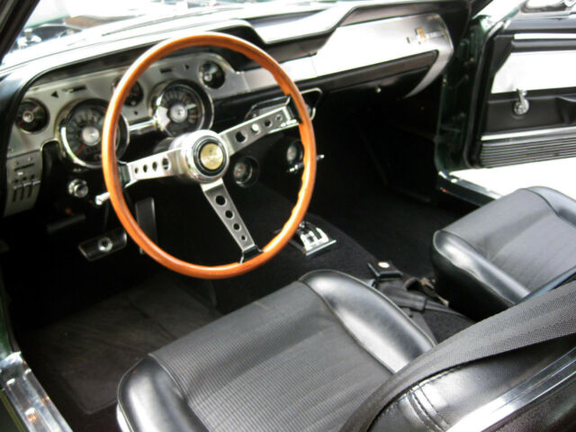 Ford Mustang 1967 image number 29