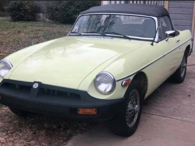 MG MGB 1977 image number 2