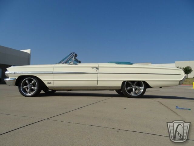 Ford Galaxie 1964 image number 2