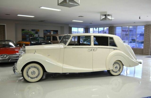 Rolls-Royce Silver Wraith 1951 image number 28