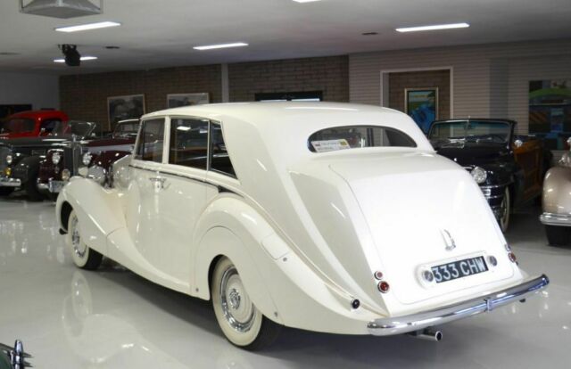 Rolls-Royce Silver Wraith 1951 image number 30