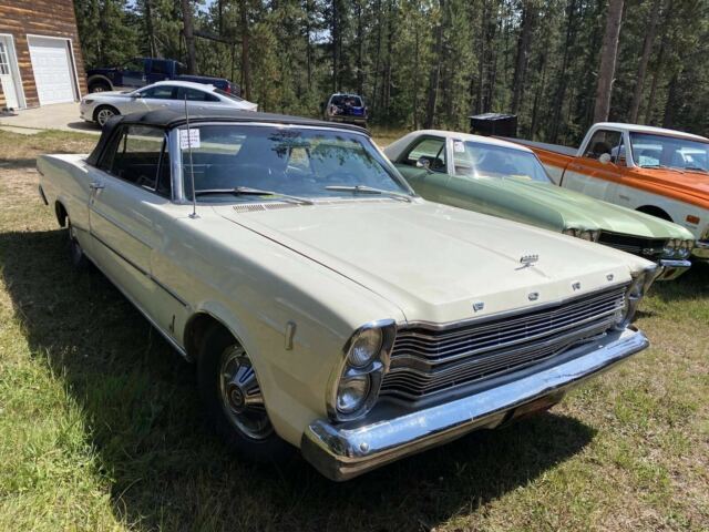 Ford Galaxie 1966 image number 1