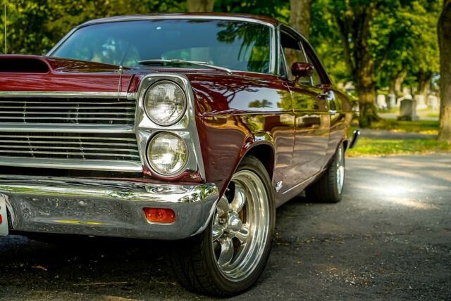 Ford Fairlane 1966 image number 24