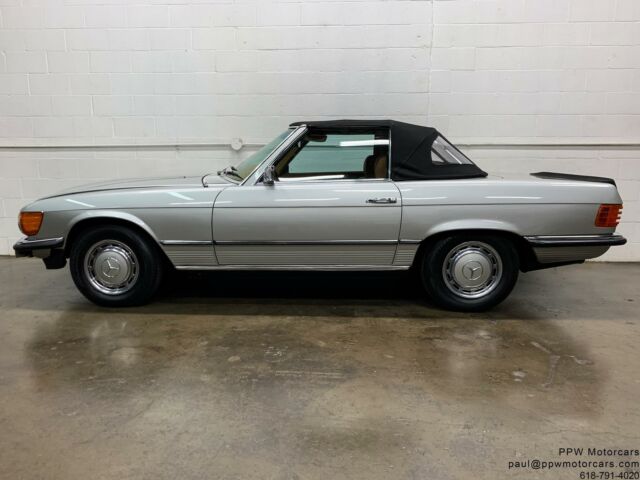 Mercedes-Benz SL-Class 1973 image number 18