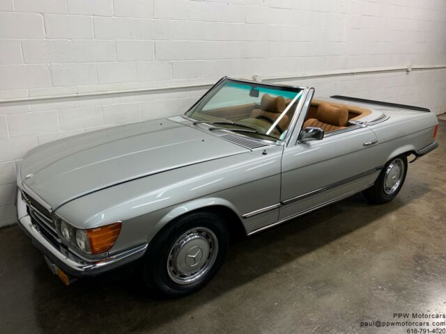 Mercedes-Benz SL-Class 1973 image number 4