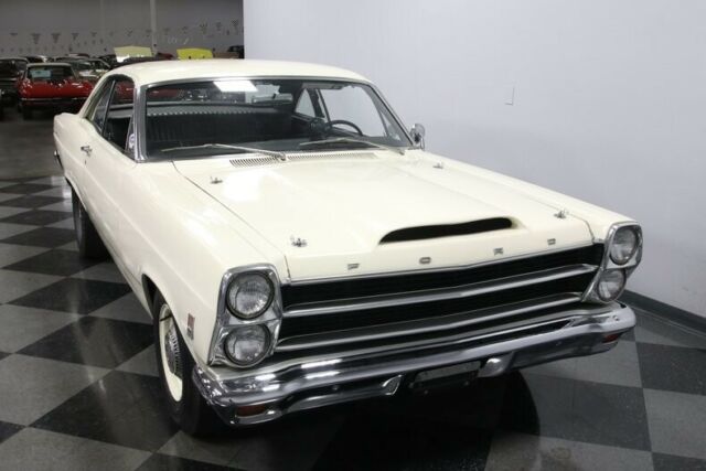 Ford Fairlane 1966 image number 18