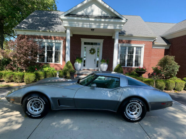 Chevrolet Corvette 1978 image number 0