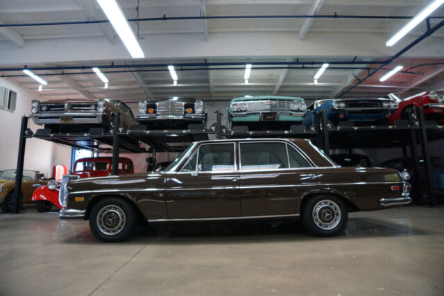 Mercedes-Benz 280 SEL 4.5 V8 Sedan 1973 image number 1