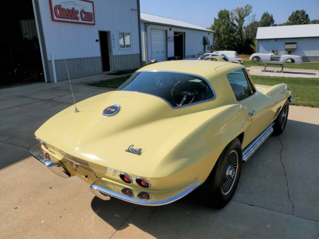 Chevrolet Corvette 1967 image number 27