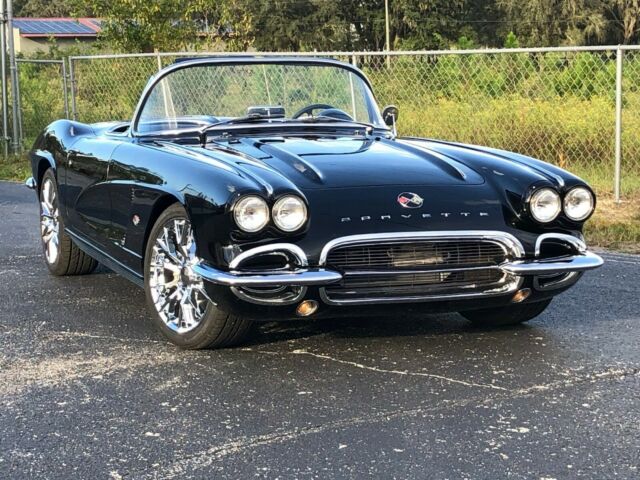 Chevrolet Corvette 1962 image number 0