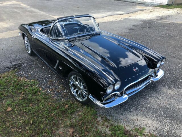 Chevrolet Corvette 1962 image number 10