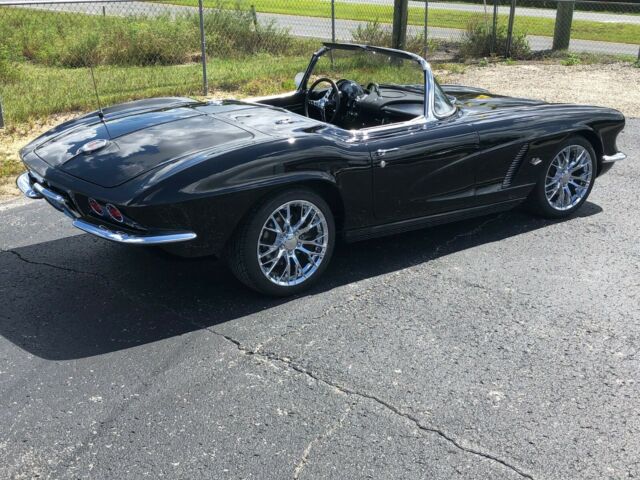 Chevrolet Corvette 1962 image number 2