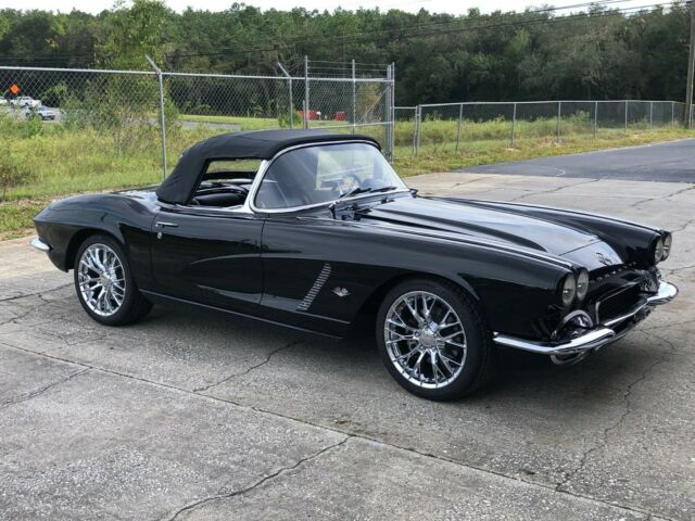 Chevrolet Corvette 1962 image number 24