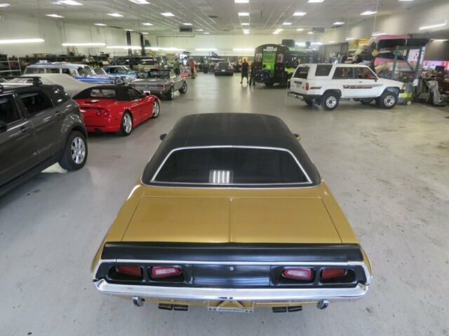 Dodge Challenger 1972 image number 15