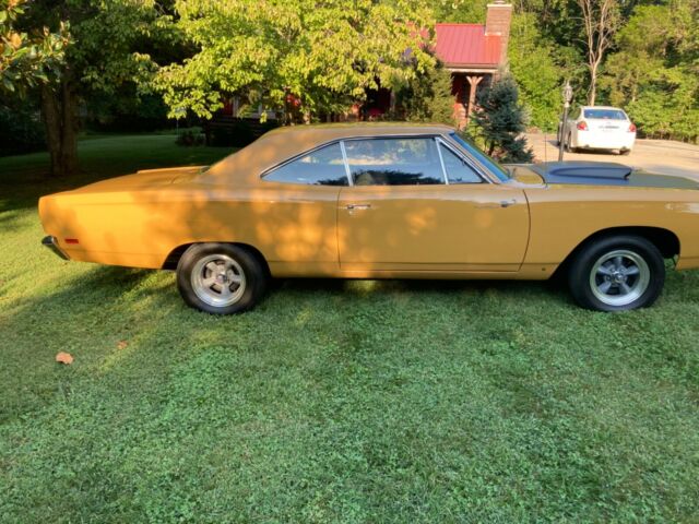 Plymouth Road Runner 1969 image number 19