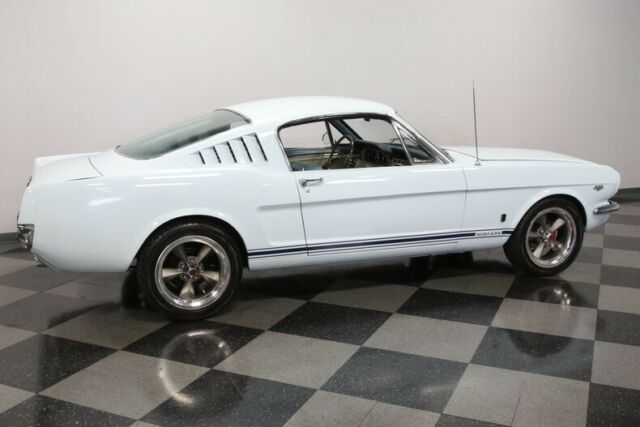 Ford Mustang 1965 image number 13