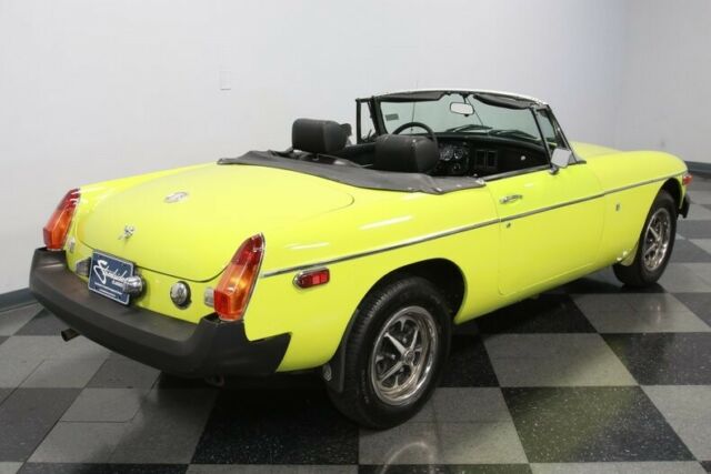 MG MGB 1975 image number 13