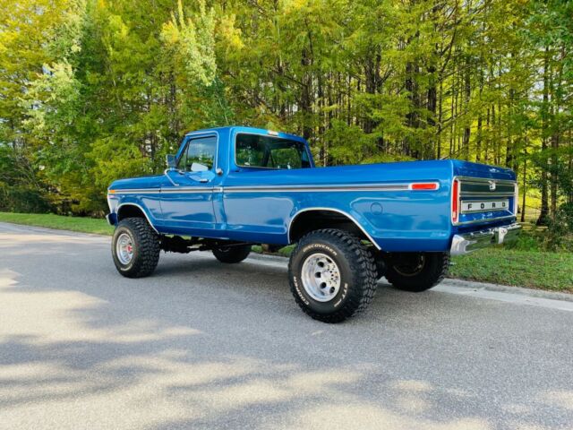 Ford F-250 1973 image number 2