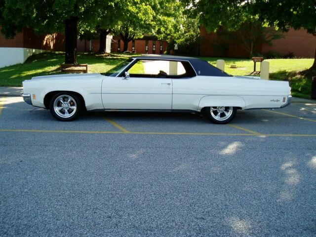 Oldsmobile Ninety-Eight 1971 image number 0