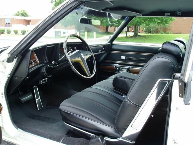 Oldsmobile Ninety-Eight 1971 image number 11