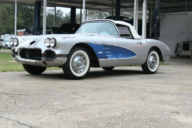 Chevrolet Corvette 1960 image number 0