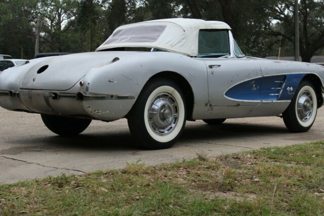 Chevrolet Corvette 1960 image number 1