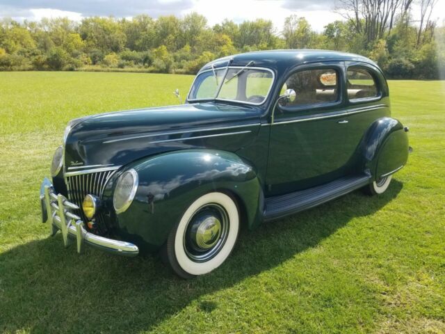 Ford Deluxe 1939 image number 1