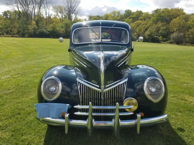 Ford Deluxe 1939 image number 18