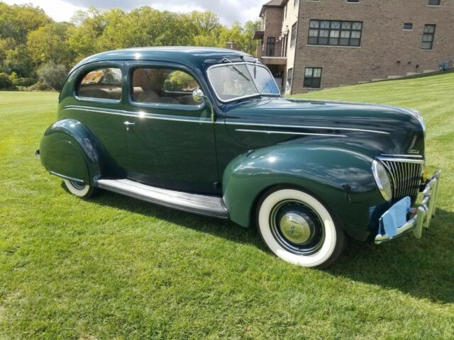 Ford Deluxe 1939 image number 2