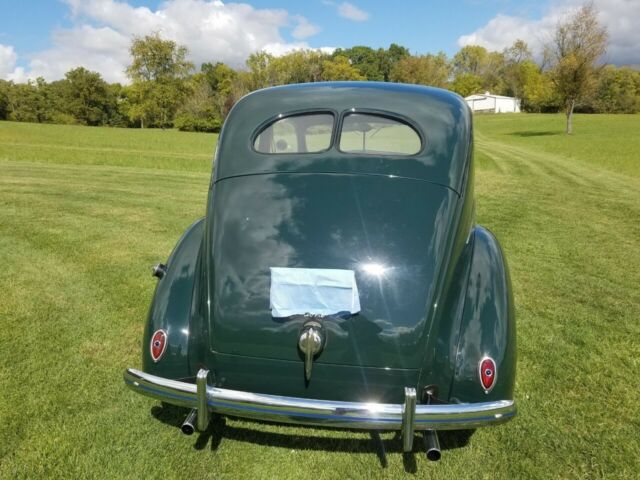 Ford Deluxe 1939 image number 4