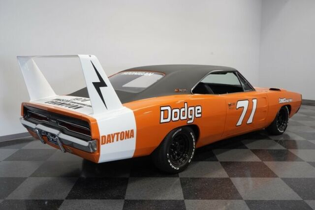 Dodge Charger 1970 image number 13