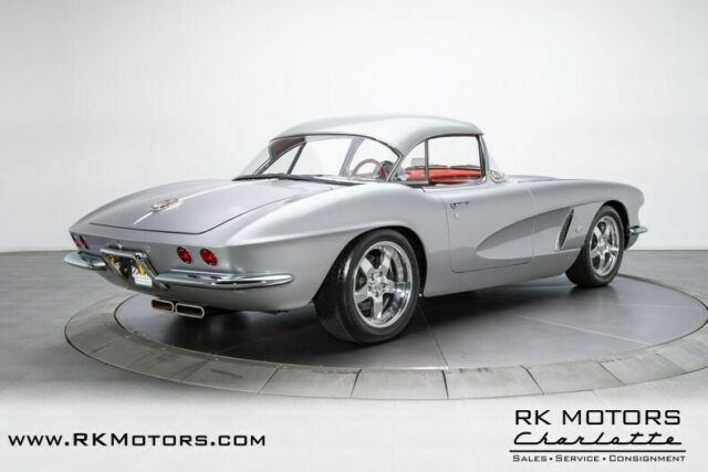 Chevrolet Corvette 1962 image number 12