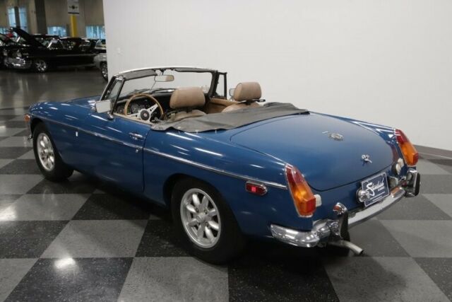 MG MGB 1972 image number 33