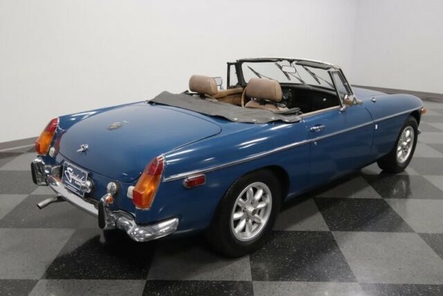 MG MGB 1972 image number 37