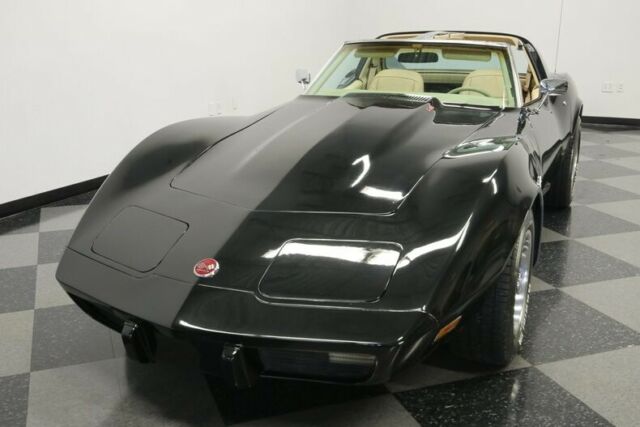 Chevrolet Corvette 1976 image number 20