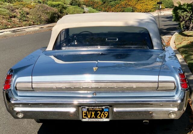 Pontiac Bonneville 1963 image number 24