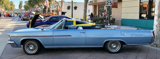 Pontiac Bonneville 1963 image number 26