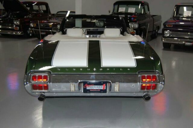 Oldsmobile Cutlass Supreme Convertible 1972 image number 29